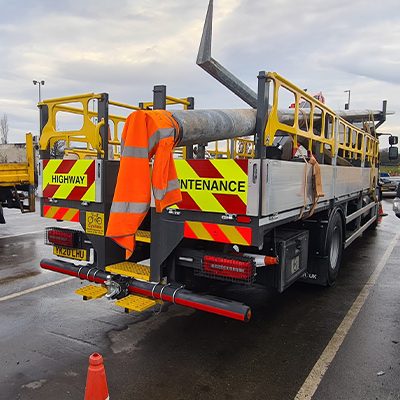 Highway maintenance vehicle